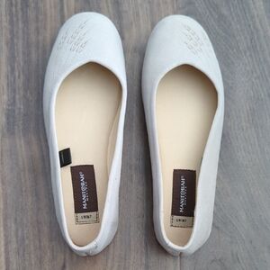Manito & MP Women's Classic Cream Flats